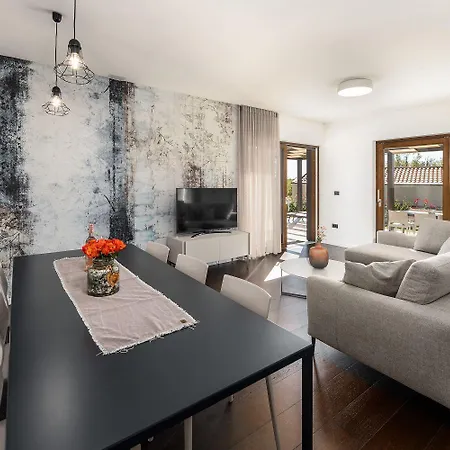 Malerische Steinvilla Mit Privatpool, Fantastischem Panoramablick, Garten Und Grill Дом отдыха