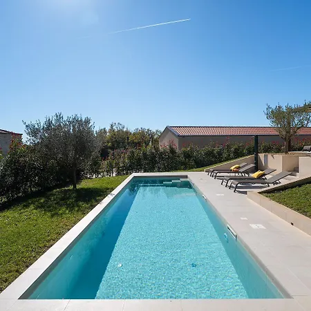 Σπίτι διακοπών Malerische Steinvilla Mit Privatpool, Fantastischem Panoramablick, Garten Und Grill Višnjan