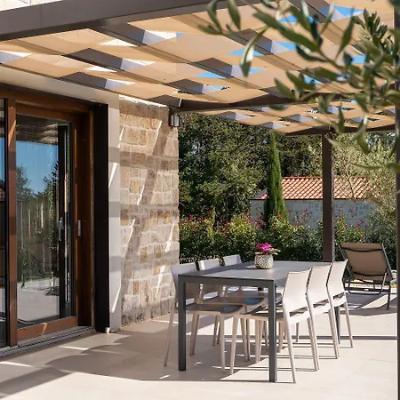 Malerische Steinvilla Mit Privatpool, Fantastischem Panoramablick, Garten Und Grill Σπίτι διακοπών Višnjan