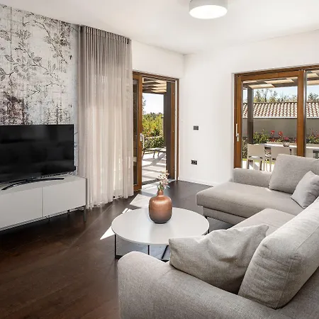 Malerische Steinvilla Mit Privatpool, Fantastischem Panoramablick, Garten Und Grill بيت للعطل