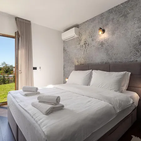 Malerische Steinvilla Mit Privatpool, Fantastischem Panoramablick, Garten Und Grill بيت للعطل Višnjan